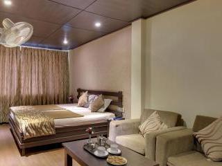 The Corner Hotel Nainital Buitenkant foto