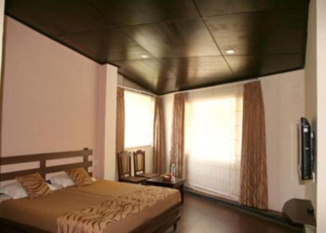 The Corner Hotel Nainital Buitenkant foto